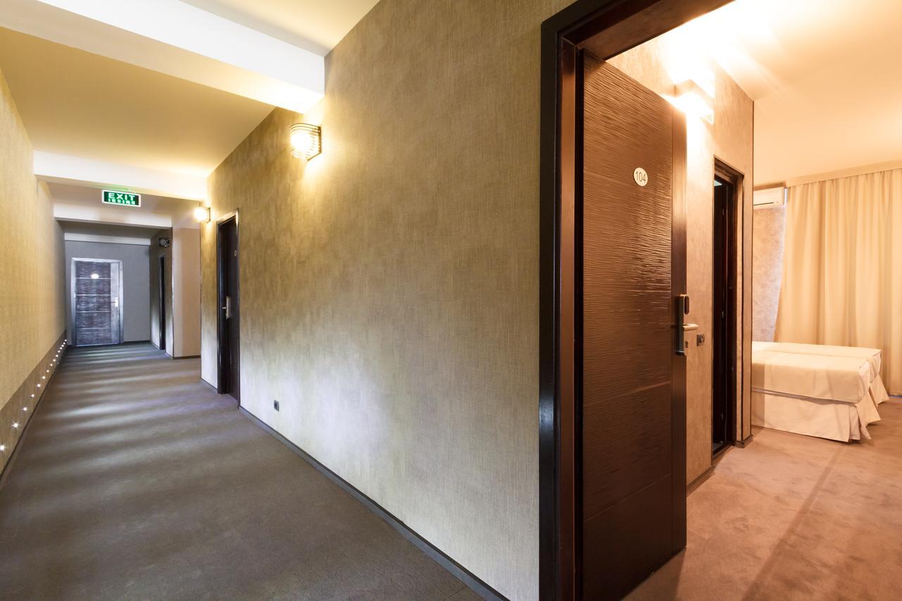 YMY Hotel Târgu Jiu Buitenkant foto
